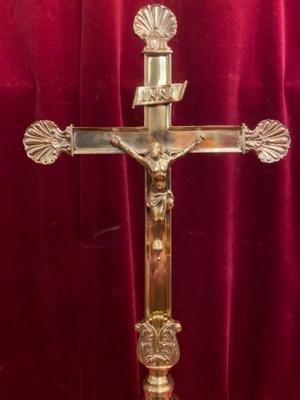 1  Altar - Cross