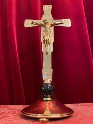 Altar - Cross style art - deco en Brass / Bronze / Polished and Varnished / Marble, Dutch 20 th century ( Anno 1930 )