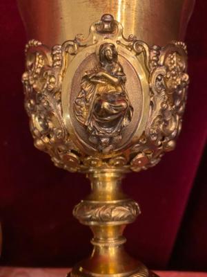 Chalice With Original Case And Paten style Baroque en Full Bronze Gilt, France 19 th century ( Anno 1875 )