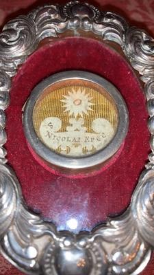 Reliquary (Silver} With Relic St. Nicholas Ep. (Myra) / No Document Relic 19th Cent.  style Baroque en Silver / Glass, Belgium 19th century Monastery Cisterciensi – Belgium
