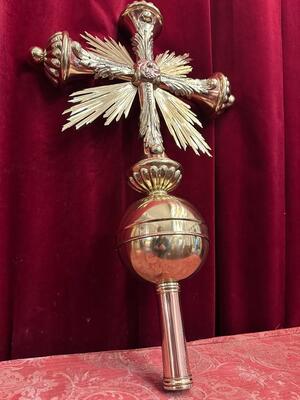 Exceptional Procession Cross style Baroque - Style en Brass / Red Copper / Polished and Varnished, Antwerp - Belgium 18 th century ( Anno 1725 )