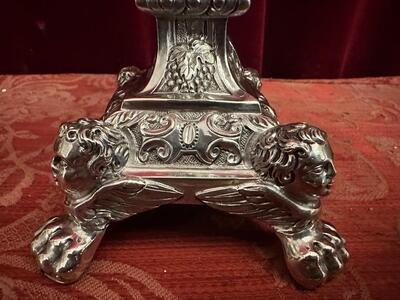 Reliquary  style Baroque - Style en Full - Silver / Polisched & Varnished / Silver Marks Present / Glass , Belgium  18 th century