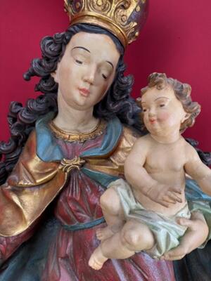 Sculpture Madonna & Child With Matching Pedestal Measures Without Pedestal. style Baroque - Style en Carved - Wood, Italy 20 th century ( Anno 1960 )