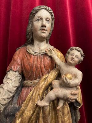 St. Mary With Child Sculpture  style Baroque - Style en Hand - Carved Wood Polychrome , Southern Germany 18 th century