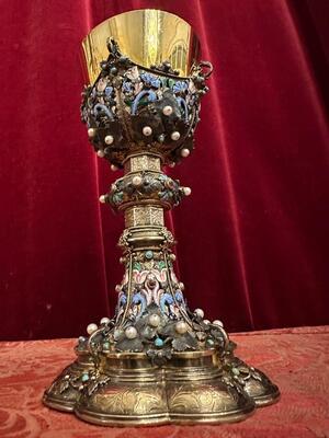 Exceptional Chalice. style Classical en SILVER GILT , ENAMEL , FLORAL DECORATION , AMETHYST CABOCHONS , PEARLS, Hungary  19 th century