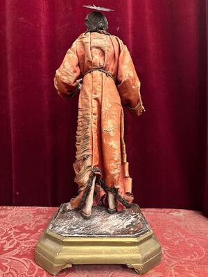 Sculpture  style Classical - Style en Wood / Fabrics / Glass Eyes, Italy  19 th century ( Anno 1880 )