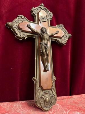 Cross With Corpus Christi. en Brass / Bronze / Wood, France 19 th century ( Anno 1875 )