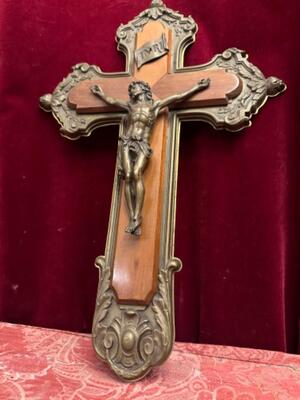 Cross With Corpus Christi. en Brass / Bronze / Wood, France 19 th century ( Anno 1875 )