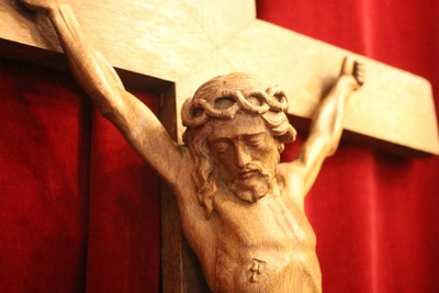 Cross With Hand Carved Corpus  en wood oak, Belgium 19th century (anno about 1870)