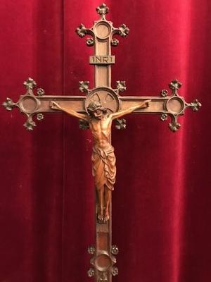 Altar - Cross style Gothic - style en walnut hand-carved wood, Belgium 19th century ( anno 1875 )