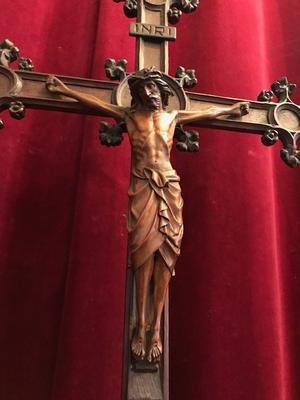 Altar - Cross style Gothic - style en walnut hand-carved wood, Belgium 19th century ( anno 1875 )