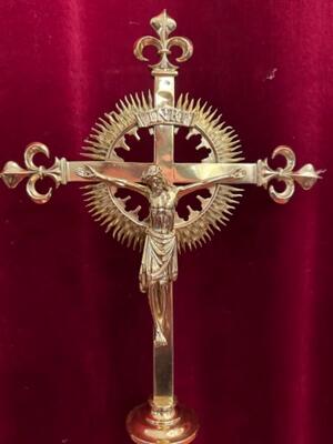 Altar - Cross style Gothic - Style en Brass / Bronze / Polished and Varnished, Belgium  19 th century ( Anno 1885 )