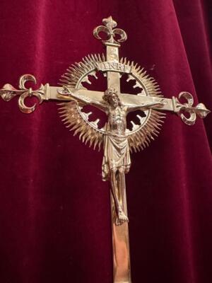 Altar - Cross style Gothic - Style en Brass / Bronze / Polished and Varnished, Belgium  19 th century ( Anno 1885 )