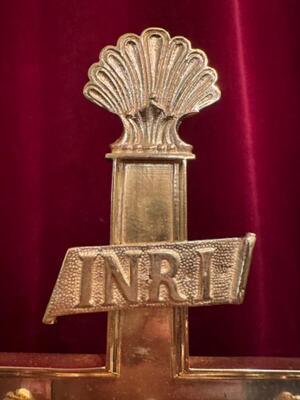 1 Gothic - Style Altar - Cross