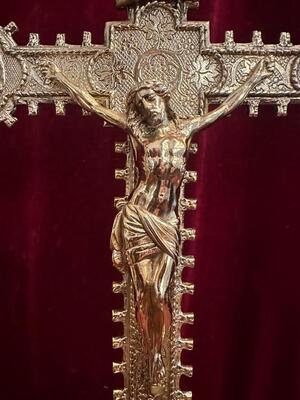 1 Gothic - style Altar - Cross