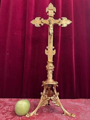 1 Gothic - style Altar - Cross