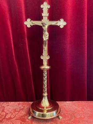 Altar - Cross style Gothic - style en Brass / Bronze / Gilt /  Polished and Varnished, Belgium 19 th century ( Anno 1875 )