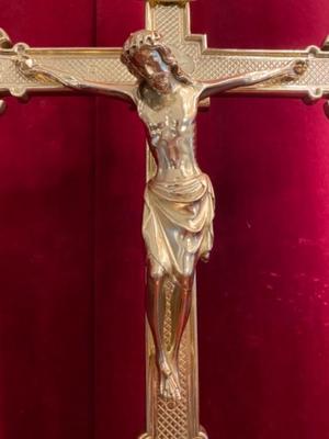 Altar - Cross style Gothic - style en Brass / Bronze / Gilt /  Polished and Varnished, Belgium 19 th century ( Anno 1875 )