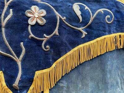 Banner style Gothic - Style en Fully Hand - Embroidery / Brocade / Fabrics , Netherlands  19 th century ( Anno 1885 )