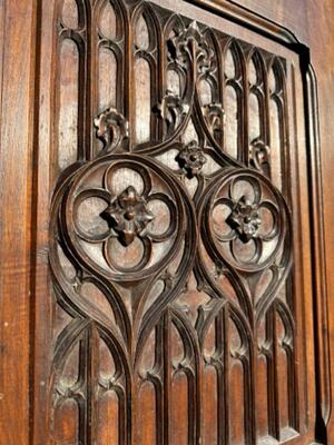 Cabinet  style Gothic - Style en Walnut wood / Glass, France 19 th century
