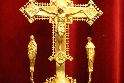 Calvary Scene.  style Gothic - style en Brass / Polished / New Varnished, France 19 th century
