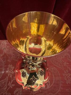 Chalice Tekst Cuppa : Calidem Salutaris Accipiam Et Nomen Dominis Invocab style Gothic - Style en Full - Silver / Gilt / Stones / Rubins, Birningham United Kingdom 19 th century ( Anno 1865 )