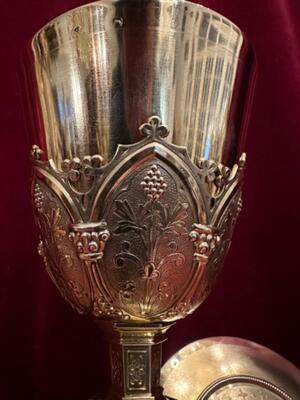 Chalice With Original Paten style Gothic - Style en Full - Silver / Polished & Varnished / Silver Marks Present, France 19 th century ( Anno 1865 )