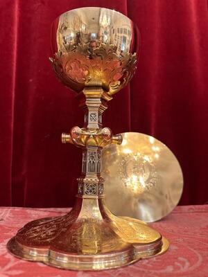 Chalice With Original Paten. Signed By J.O Roosmalen & Zn style Gothic - Style en Full - Silver / Polished & Varnished / Silver Marks Present, Utrecht Neterlands 19 th century ( Anno 1865 )