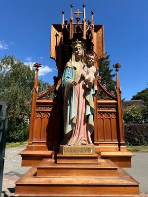 Chapel With St. Mary & Child.  style Gothic - Style en Wood, Spain 19 th century ( Anno 1865 )