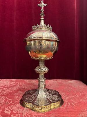 Ciborium With Original Case. By : La Croix D'Or Bruges Silversmith style Gothic - Style en Full - Silver / Silver Marks Present, Bruges - Belgium  19 th century ( Anno 1865 )