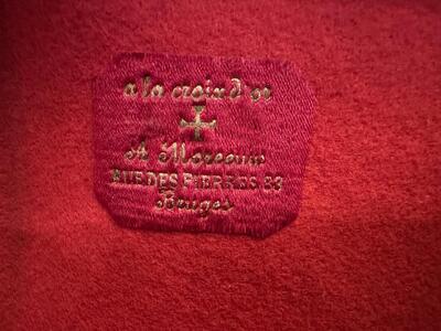 Ciborium With Original Case. By : La Croix D'Or Bruges Silversmith style Gothic - Style en Full - Silver / Silver Marks Present, Bruges - Belgium  19 th century ( Anno 1865 )