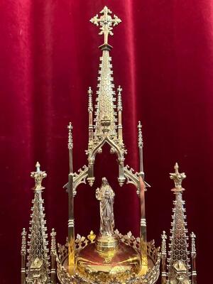 1 Gothic - Style Cillinder Monstrance