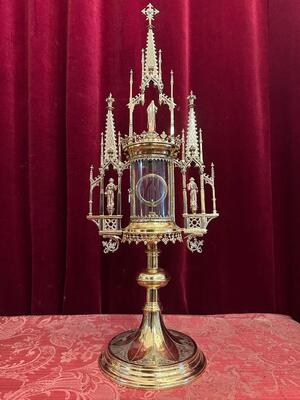 1 Gothic - Style Cillinder Monstrance