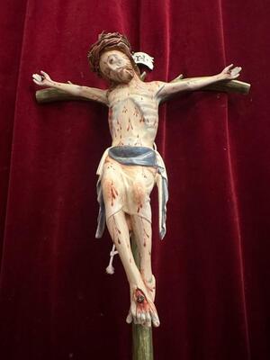 1 Gothic - style Corpus With Cross
