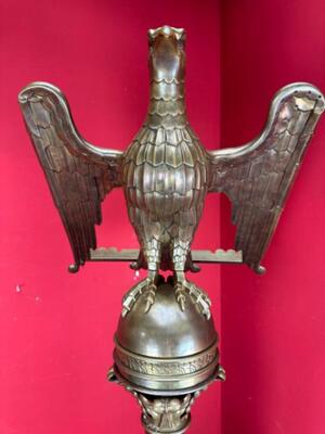 Eagle Lectern style Gothic - Style en Bronze / Glass, United Kingdom 19 th century ( Anno 1885 )