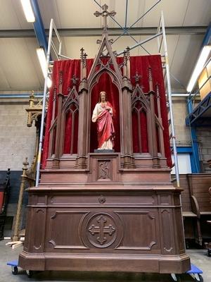 1 Gothic - style Exceptional Altar