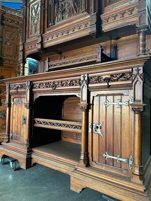 Exceptional Cabinet style Gothic - Style en Wood Walnut, France 19 th century