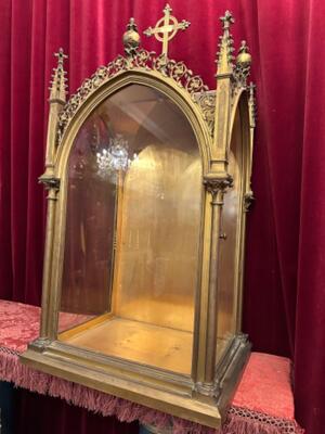 Exceptional Display Cabinet style Gothic - Style en Bronze - Gilt / Glass, France 19 th century ( Anno 1865 )