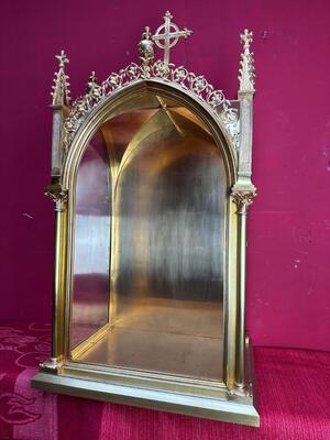 Exceptional Display Cabinet style Gothic - Style en Bronze - Gilt / Polished and Varnished / Glass, France 19 th century ( Anno 1865 )