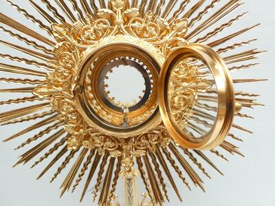1 Gothic - Style Exceptional Monstrance With Original Lunula