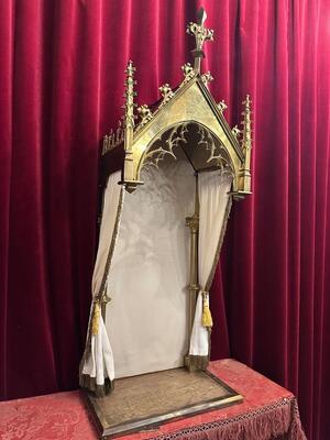 Exposition Chapel style Gothic - Style en Bronze Gilt /Fabrics , Belgium  19 th century ( Anno 1885 )