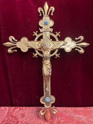 1 Gothic - Style Hanging Cross
