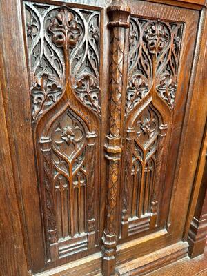 1 Gothic - Style Kneeler