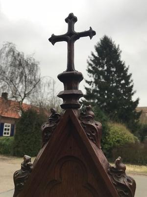 Kneeler style Gothic - style en Oak wood, Belgium 19th century