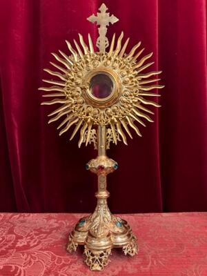 Monstrance style Gothic - Style en Brass / Bronze / Polished and Varnished / Stones / Glass, Belgium  19 th century ( Anno 1875 )