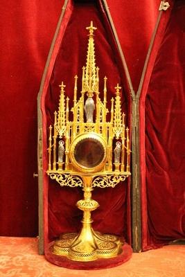 Monstrance With Original Lunula And Case. style Gothic - style en Brass / Bronze / Gilt / Stones, Dutch 19th century ( anno 1875 )