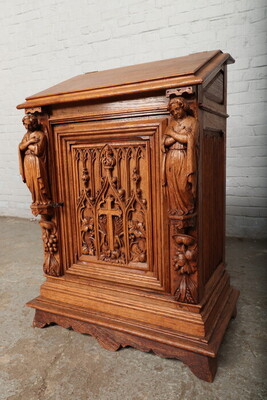 Prayer Bench  style Gothic - Style en Oak wood, France 19 th century ( Anno 1890 )