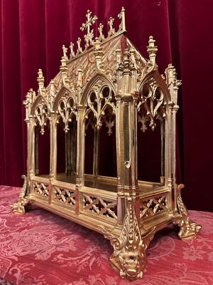 Reliquary style Gothic - Style en Bronze - Gilt Polished & Varnished, France 19 th century ( Anno 1885 )