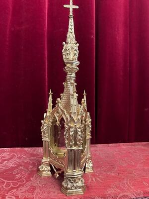 Reliquary style Gothic - Style en Bronze / Polished and Varnished / Glass, France 19 th century ( Anno 1865 )