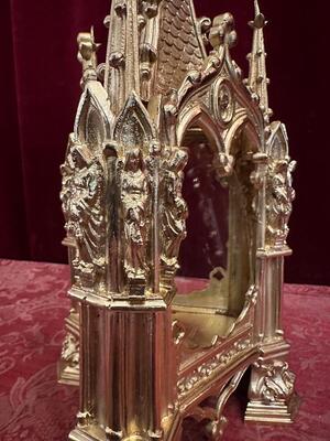 Reliquary style Gothic - Style en Bronze / Polished and Varnished / Glass, France 19 th century ( Anno 1865 )